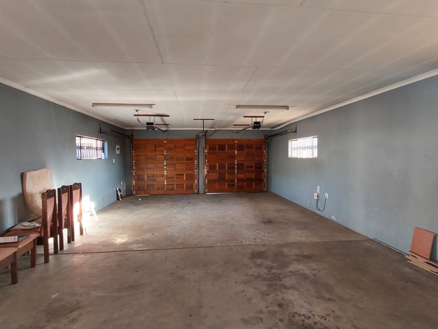 6 Bedroom Property for Sale in Flora Park Northern Cape